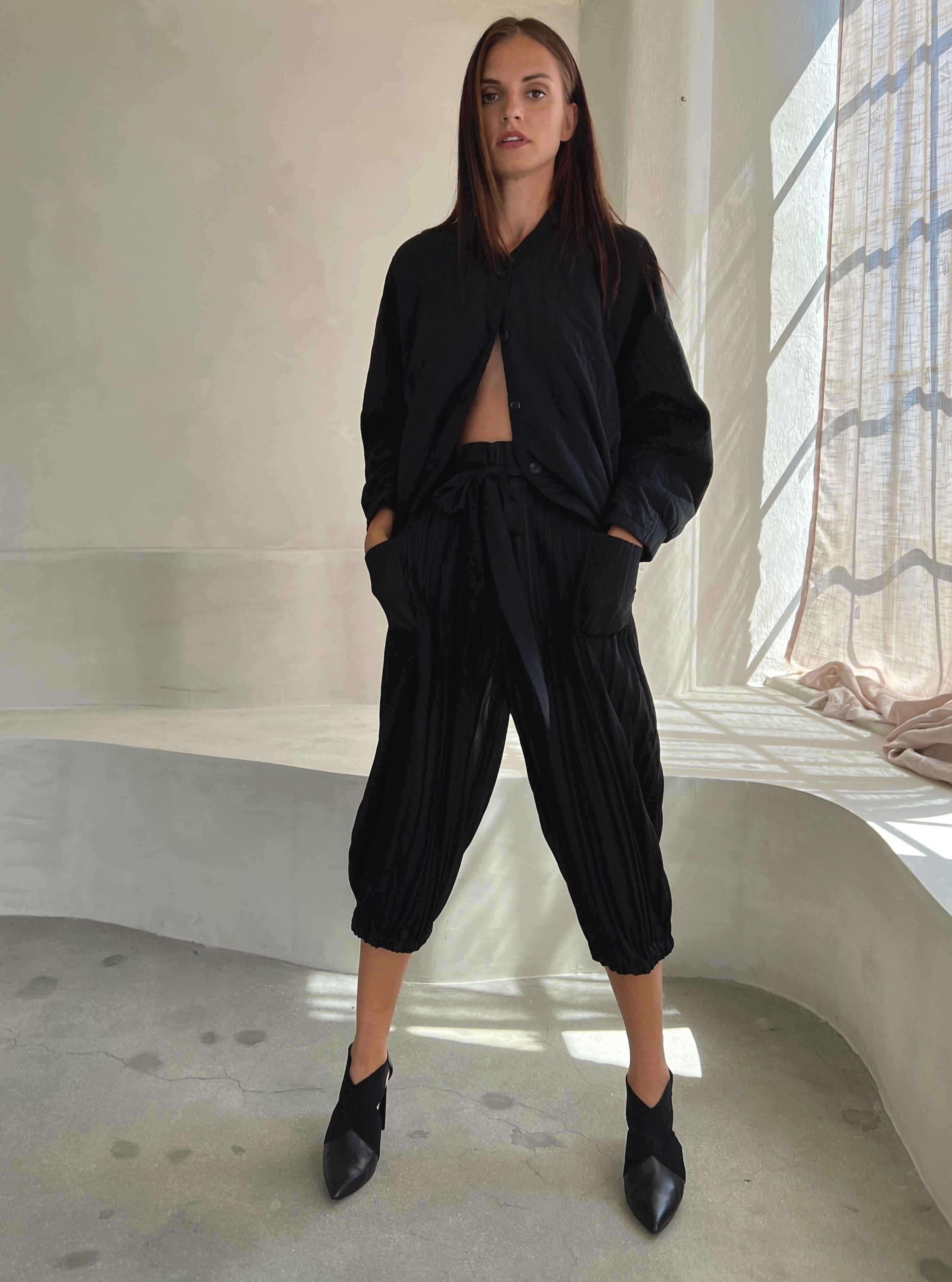 Belted Plissé Pant