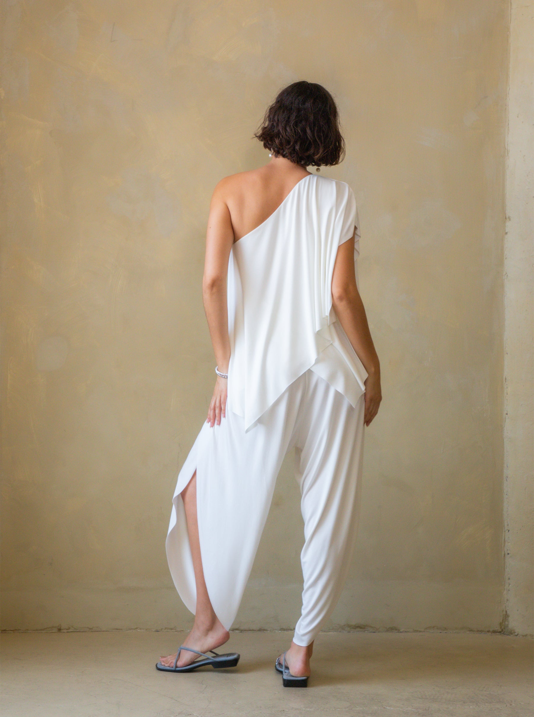 Gaia Asymmetrical Top